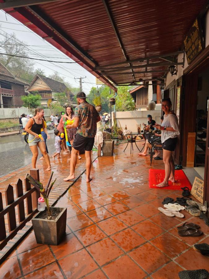 智特拉达中央比拉别墅住宿加早餐旅馆 琅勃拉邦 外观 照片