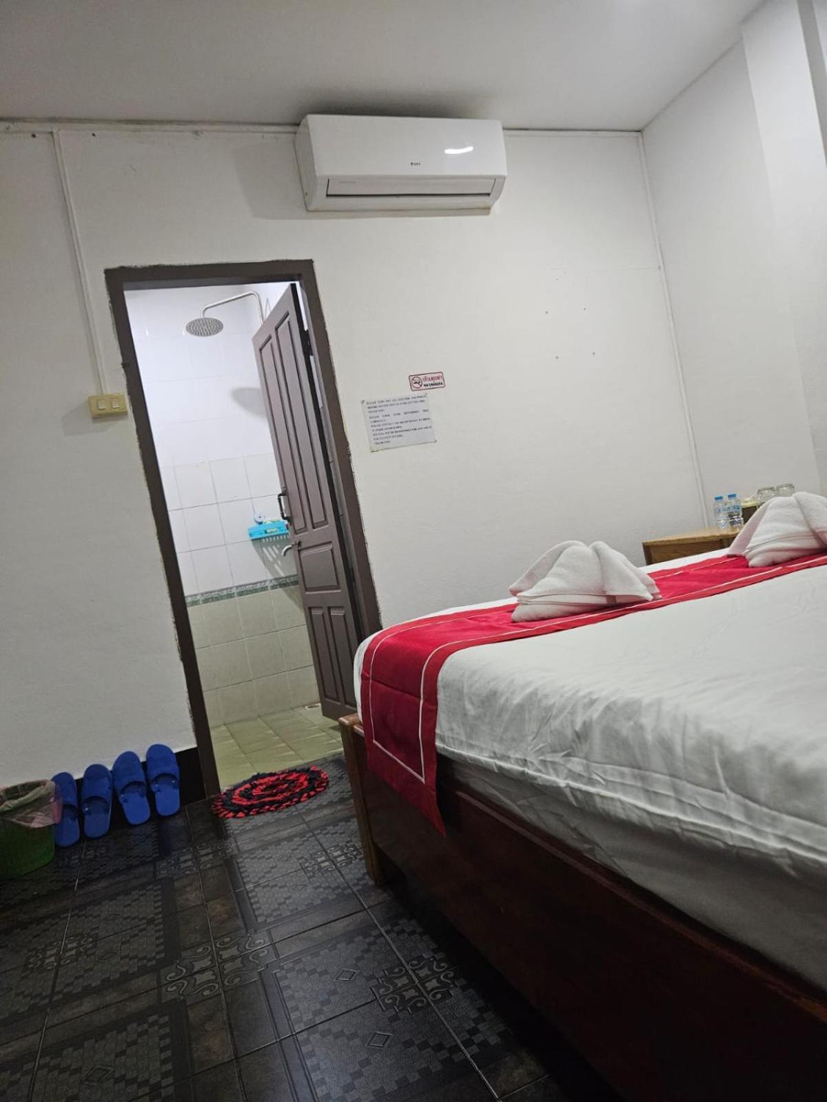 智特拉达中央比拉别墅住宿加早餐旅馆 琅勃拉邦 外观 照片