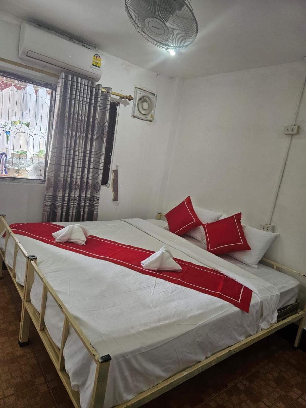 智特拉达中央比拉别墅住宿加早餐旅馆 琅勃拉邦 外观 照片