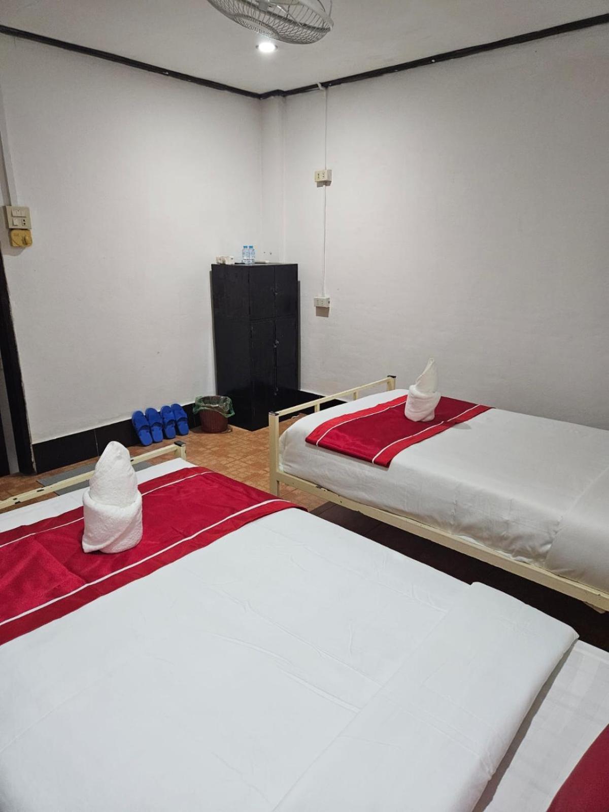 智特拉达中央比拉别墅住宿加早餐旅馆 琅勃拉邦 外观 照片